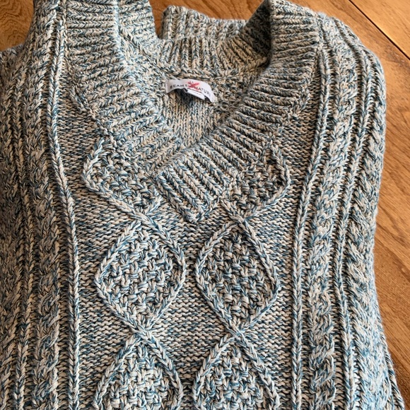 3 sweaters by LL Bean. - Picture 7 of 9